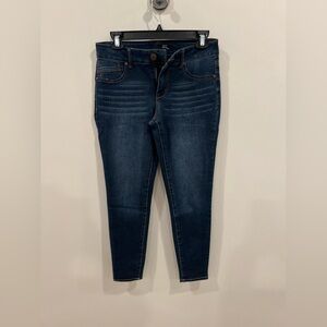 1822 Denim Butter Midrise Jeans (28)